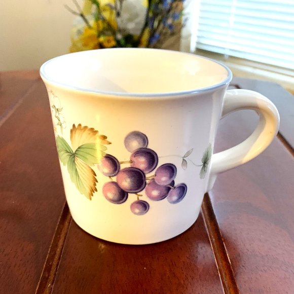 Savoir Vivre Luscious JJ017 Coffee/Tea Flat Cup - Picture 4 of 5